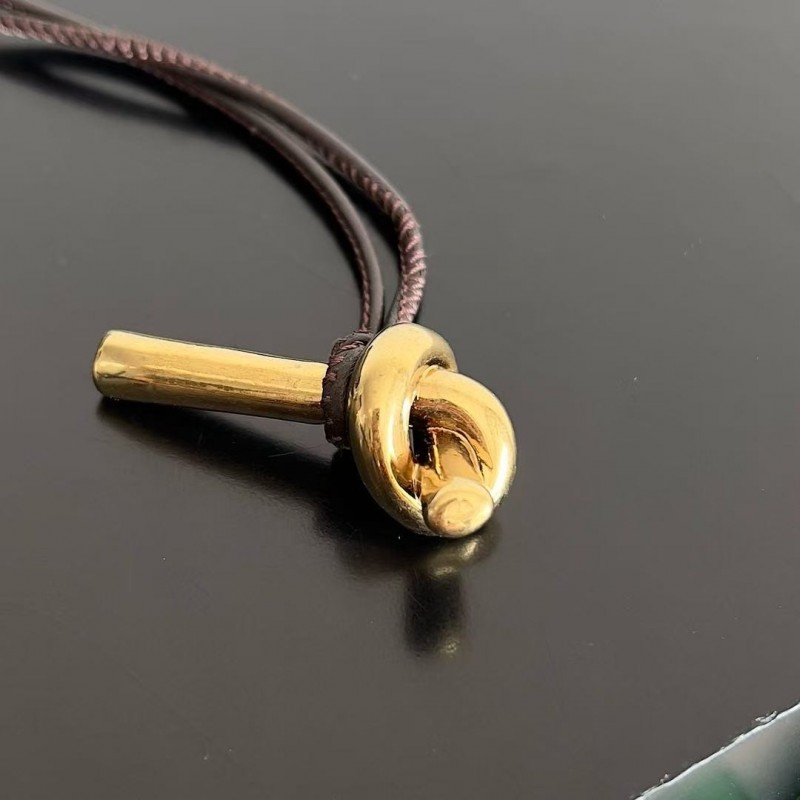 BOTTECA Ve*ne*ta uses exquisite craftsmanship intreccio woven imported sheepskin evening clutch bag Si