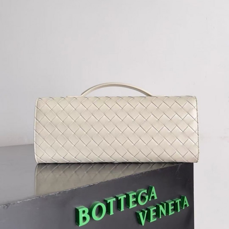 BOTTECA Ve*ne*ta uses exquisite craftsmanship intreccio woven imported sheepskin evening clutch bag Si