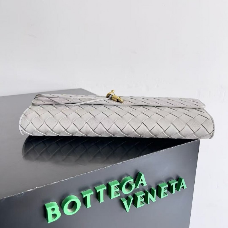 BOTTECA Ve*ne*ta uses exquisite craftsmanship intreccio woven imported sheepskin evening clutch bag Si