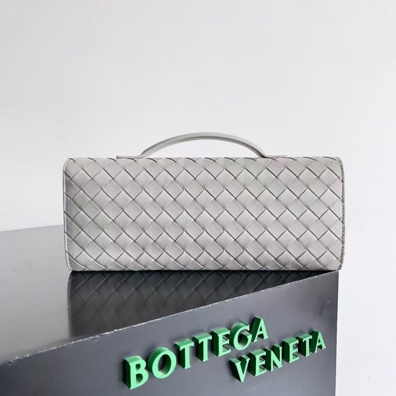 BOTTECA Ve*ne*ta uses exquisite craftsmanship intreccio woven imported sheepskin evening clutch bag Si