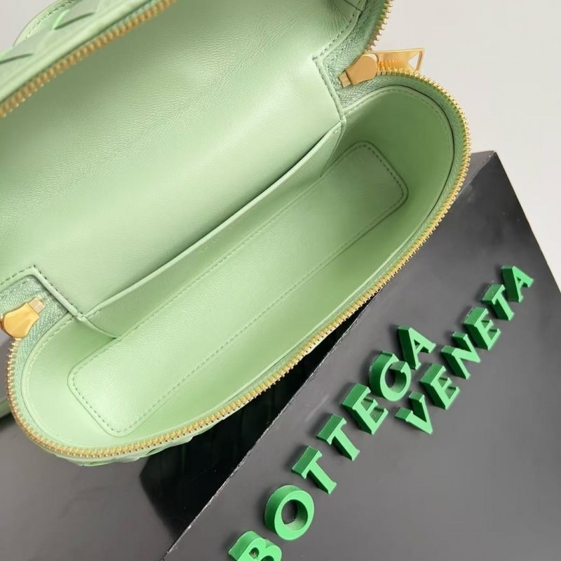 BOTTECA Ve*ne*ta uses exquisite craftsmanship intreccio weaving imported sheepskin leather Crossbody t