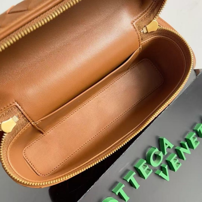 BOTTECA Ve*ne*ta uses exquisite craftsmanship intreccio weaving imported sheepskin leather Crossbody t