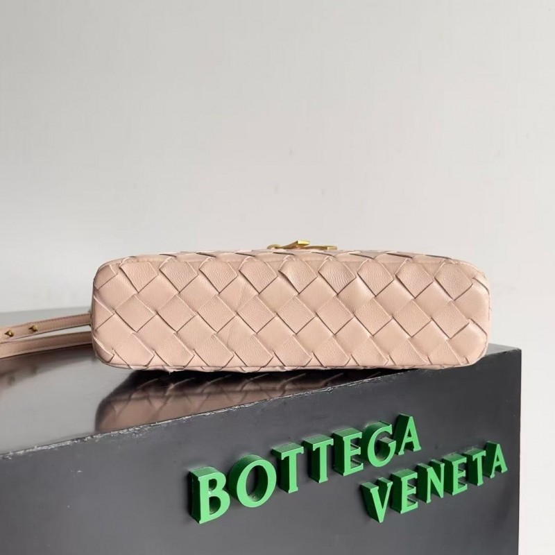 BOTTECA Ve*ne*ta uses exquisite craftsmanship intreccio weaving imported sheepskin leather Crossbody t