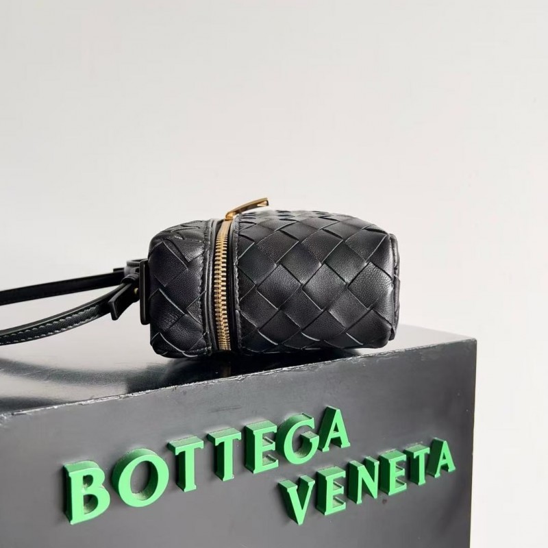 BOTTECA Ve*ne*ta uses exquisite craftsmanship intreccio weaving imported sheepskin leather Crossbody t