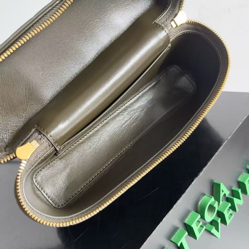 BOTTECA Ve*ne*ta uses exquisite craftsmanship intreccio weaving imported sheepskin leather Crossbody t