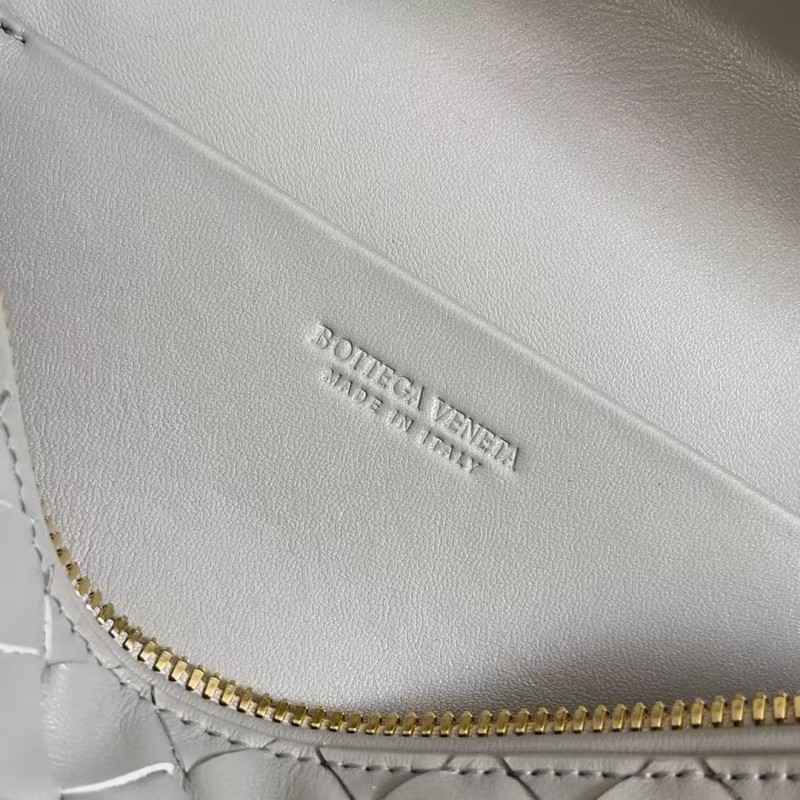 BOTTECA Ve*ne*ta uses exquisite craftsmanship intreccio weaving imported sheepskin leather Crossbody t