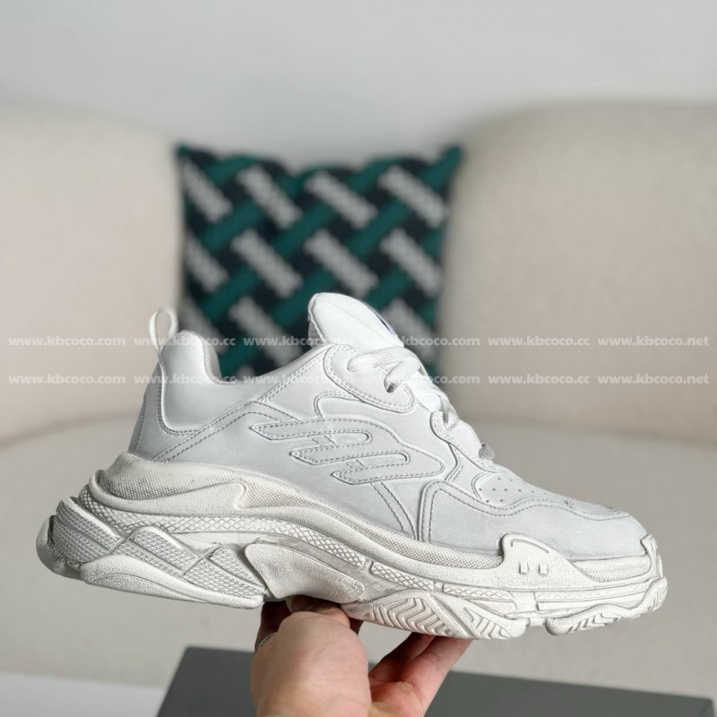 Ba*len*cia*ga Triple S Sporty Dad Shoes