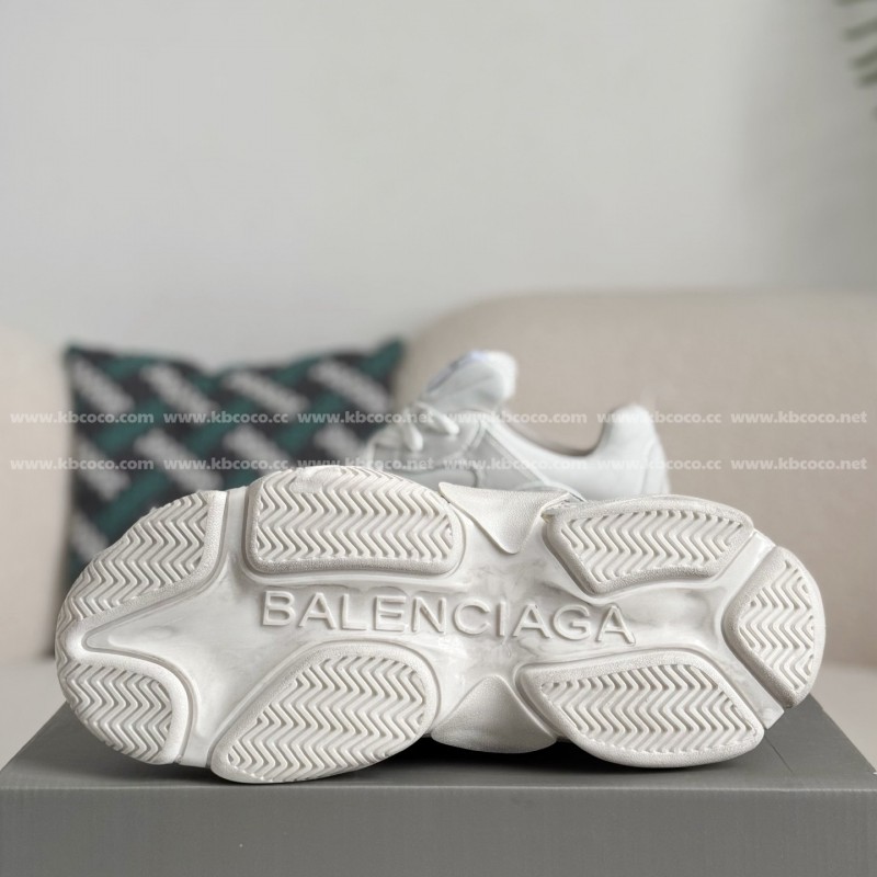 Ba*len*cia*ga Triple S Sporty Dad Shoes