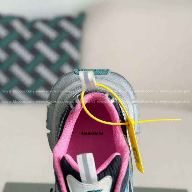 Ba*len*cia*ga Runner Sneakers