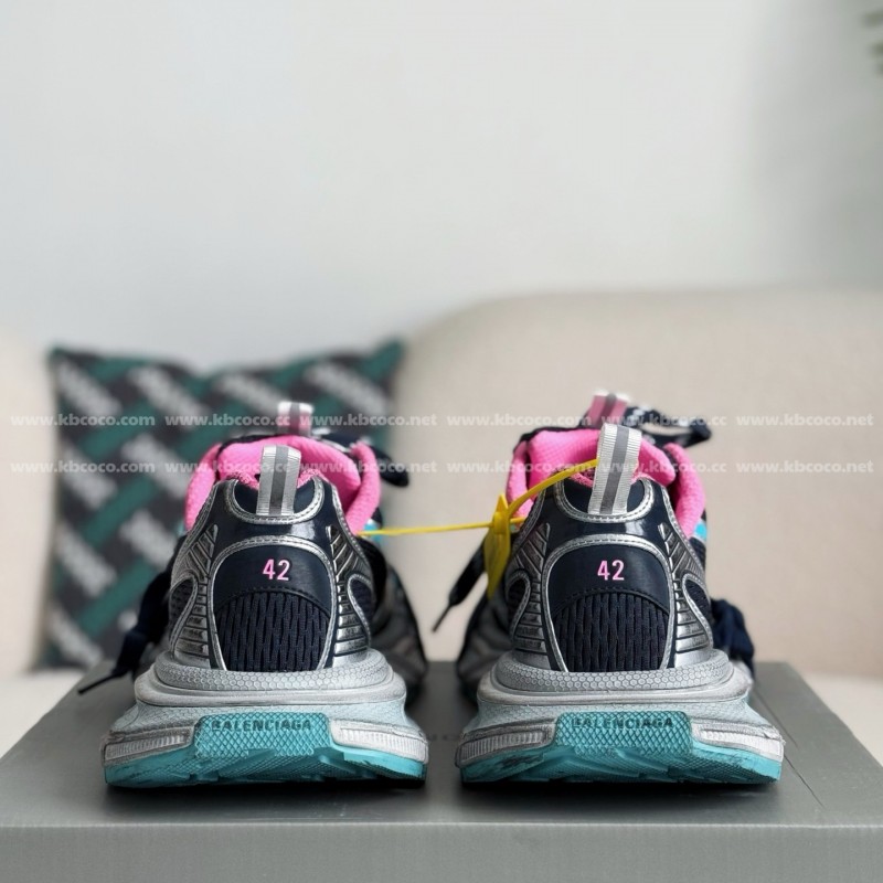 Ba*len*cia*ga Runner Sneakers