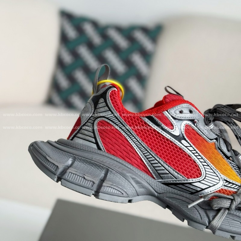 Ba*len*cia*ga Runner Sneakers