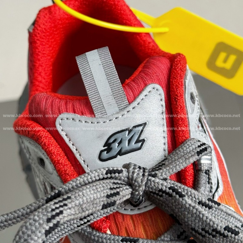 Ba*len*cia*ga Runner Sneakers