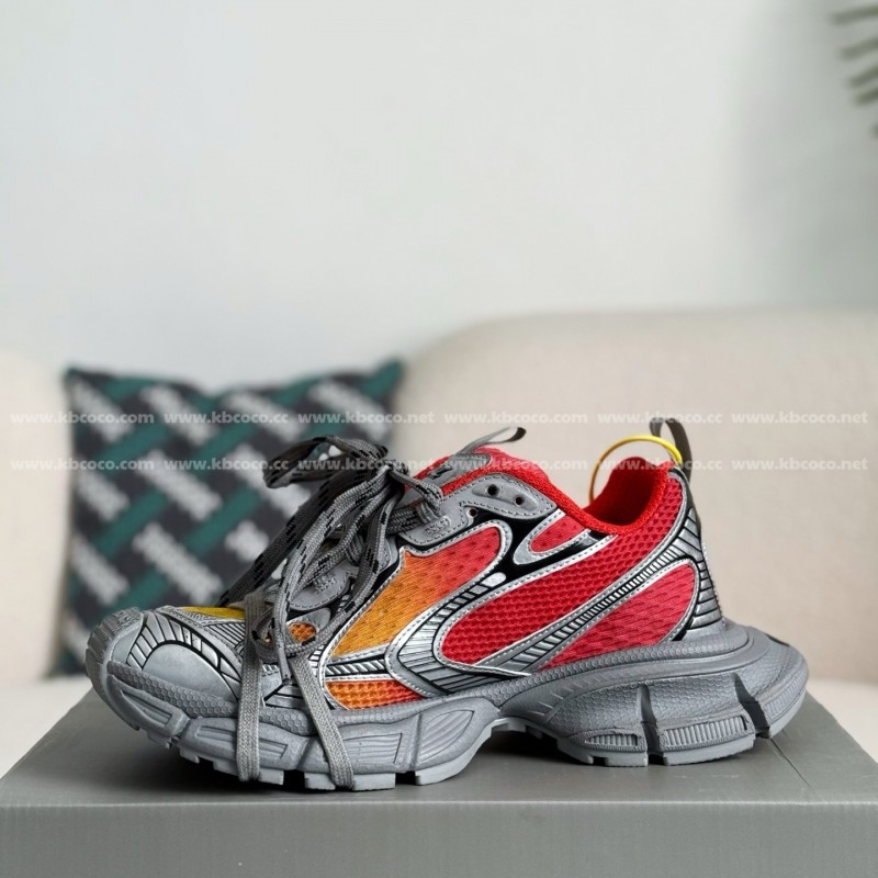 Ba*len*cia*ga Runner Sneakers