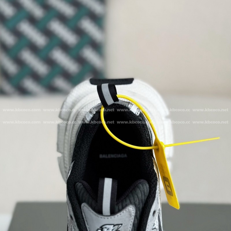 Ba*len*cia*ga Runner Sneakers