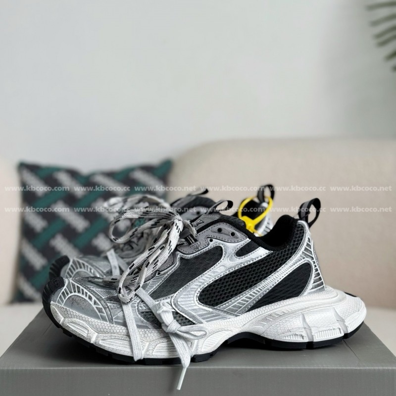 Ba*len*cia*ga Runner Sneakers