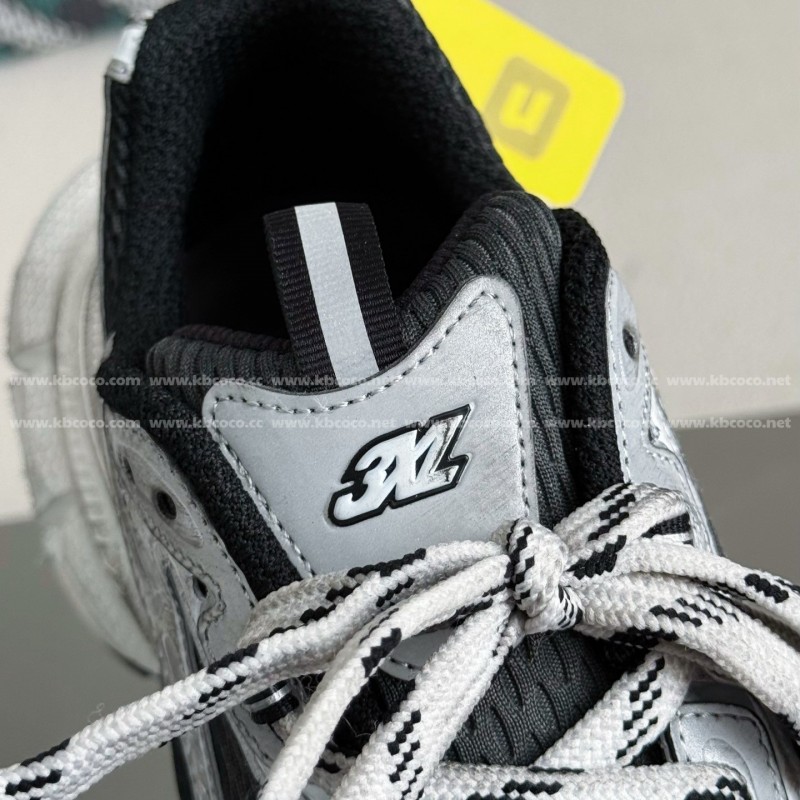 Ba*len*cia*ga Runner Sneakers