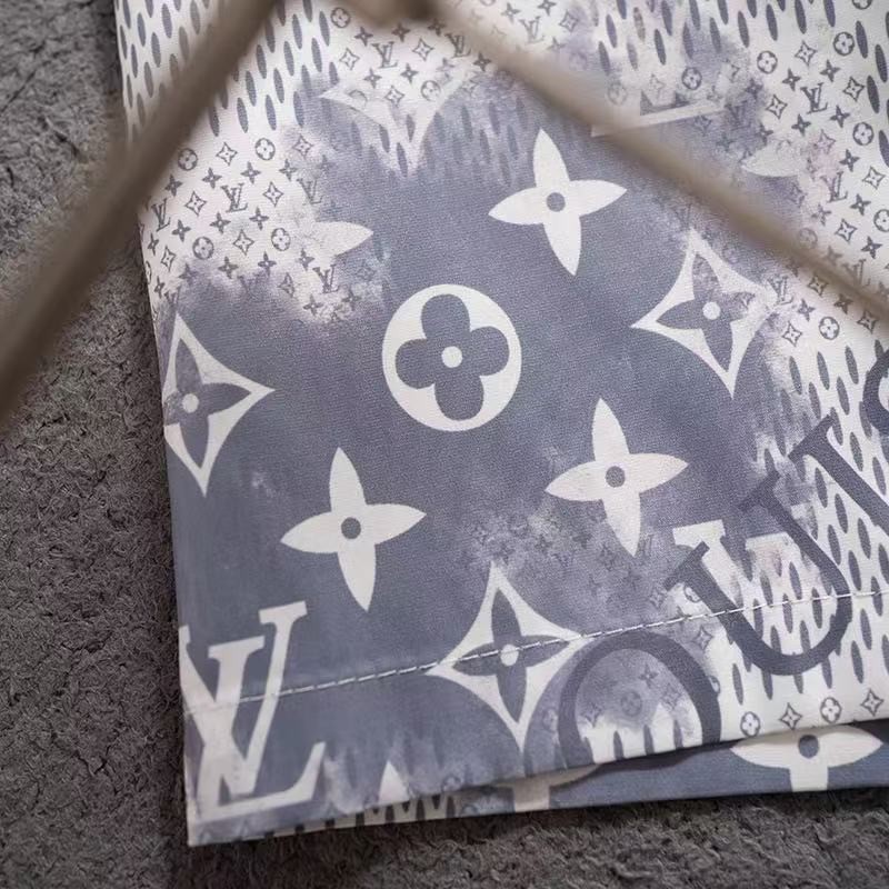 LV 2025 new top-grade quick-drying fabric beach swimming shorts