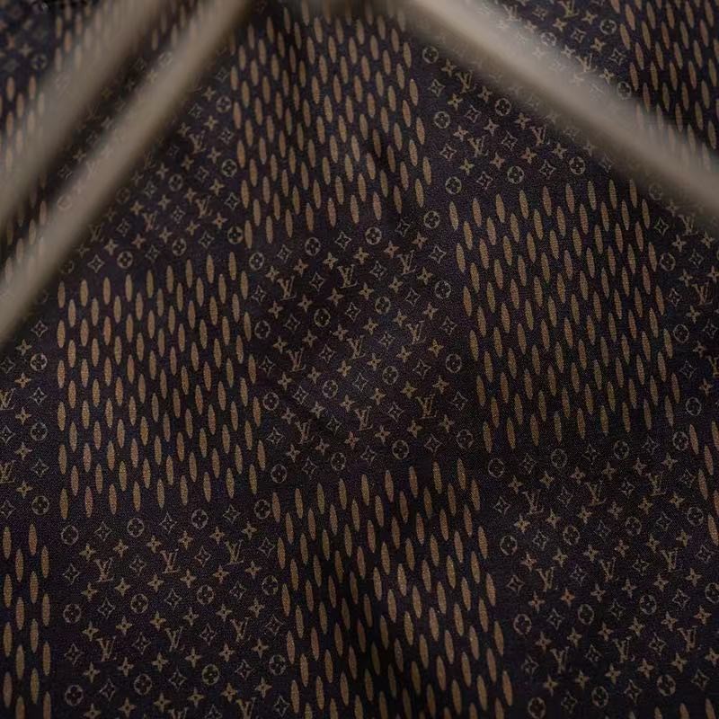 LV 2025 new top-grade quick-drying fabric beach swimming shorts