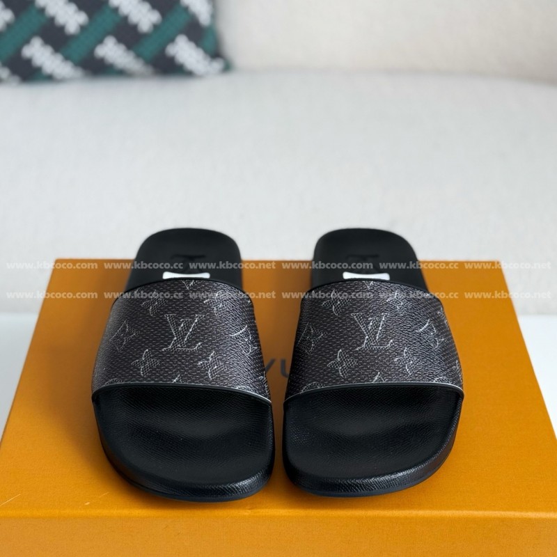 L0*is V*t0n SLIPPERS