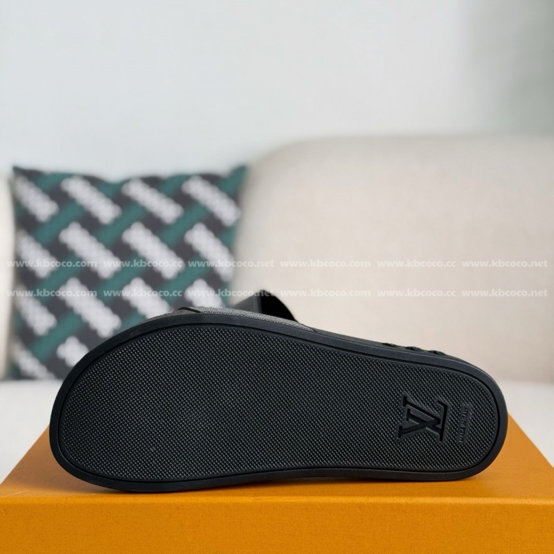 L0*is V*t0n SLIPPERS