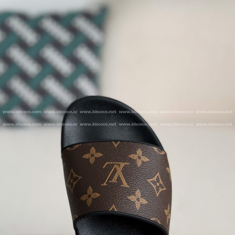 L0*is V*t0n SLIPPERS
