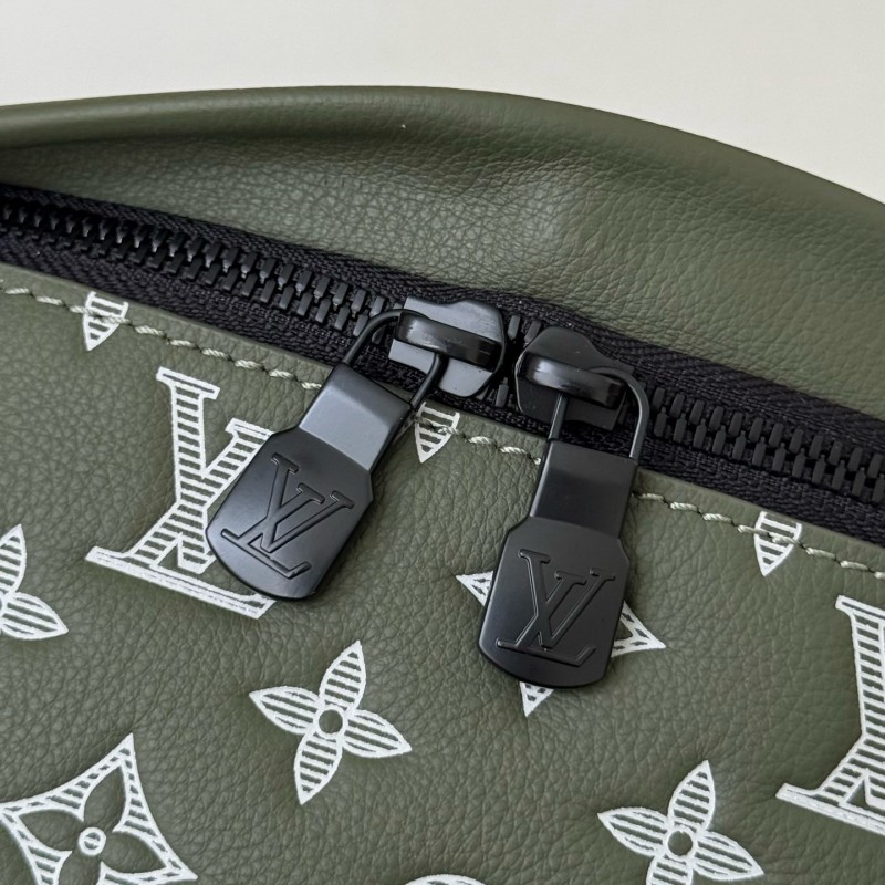 LV DISCOVERY FULL LEATHER CHEST BAG  M12508,SIZE:15*9*44cm