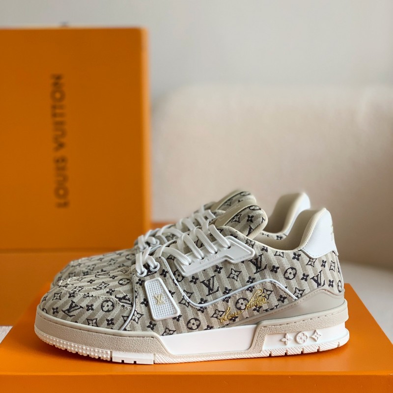 L0*is V*t0n TRAINER SNEAKERS