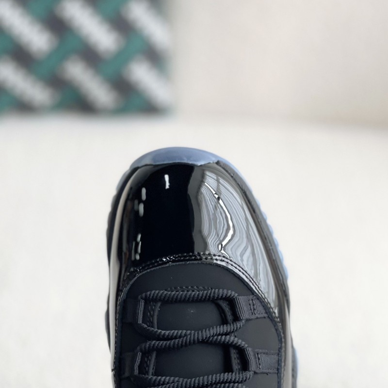 Jordan Air Jordan 11 retro cap and gown