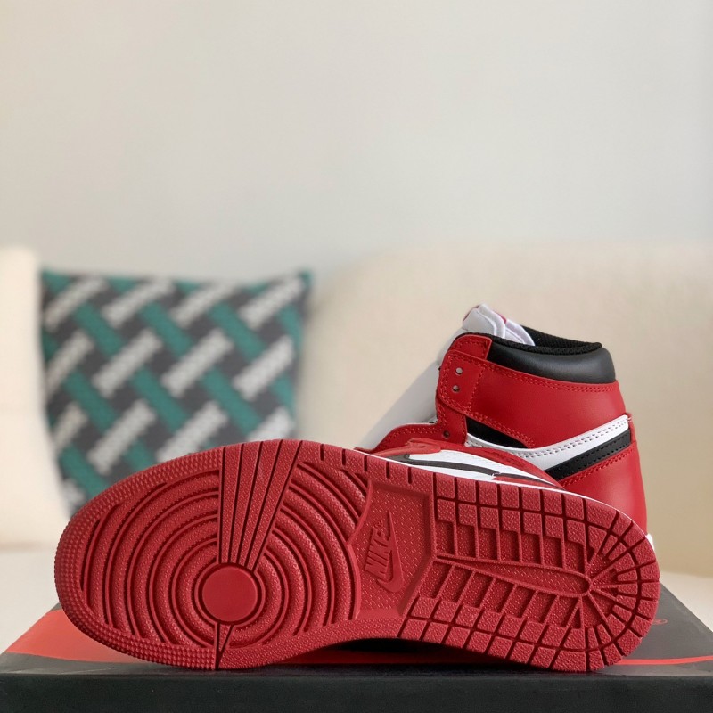 Nike Air Jordan 1 Retro High OG Bred Toe