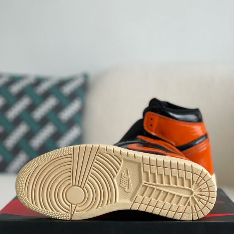 Air Jordan 1 Retro High OG Chicago Red