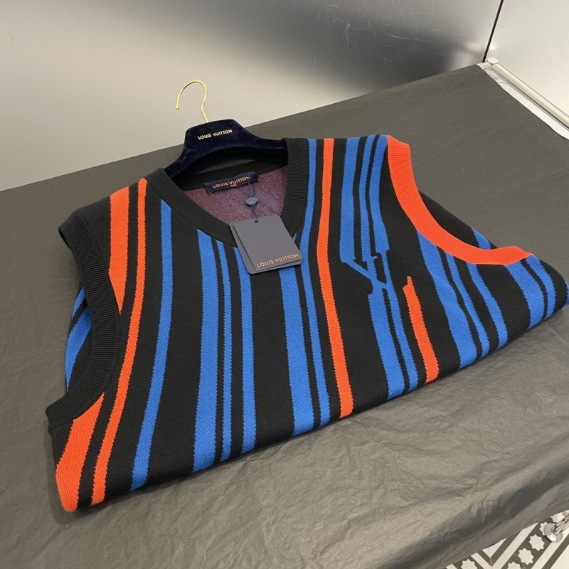 L0*is V*t0n Sheep wool knitted vest