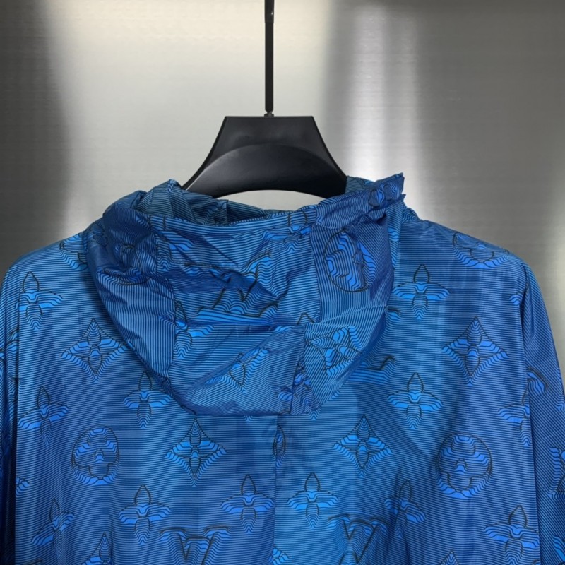 L0*is V*t0n Slightly loose functional hooded jacket