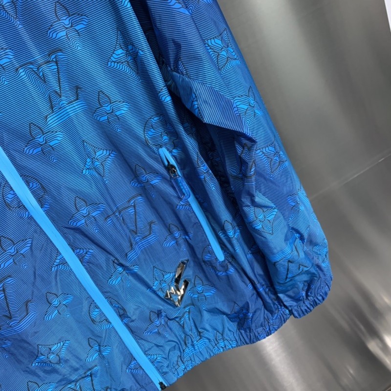 L0*is V*t0n Slightly loose functional hooded jacket