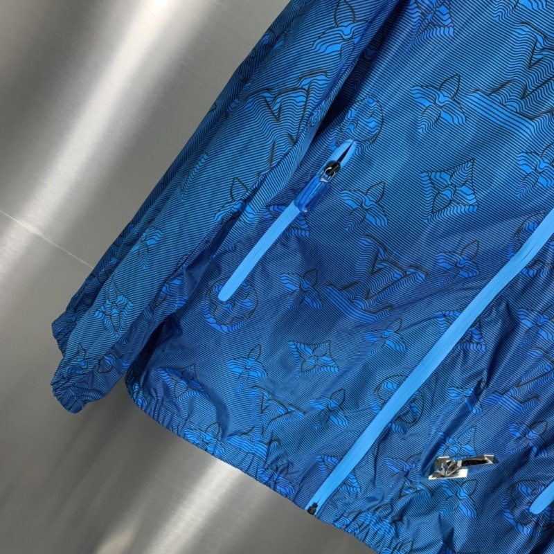 L0*is V*t0n Slightly loose functional hooded jacket