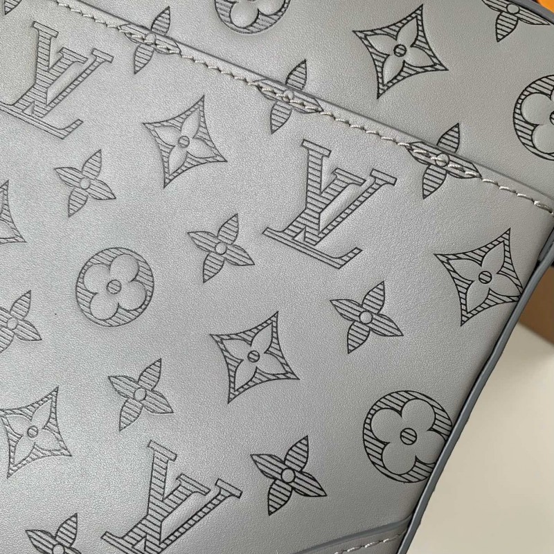 L0*is V*t0n DUO messenger bag M46104 SIZE：26*18.5*5cm