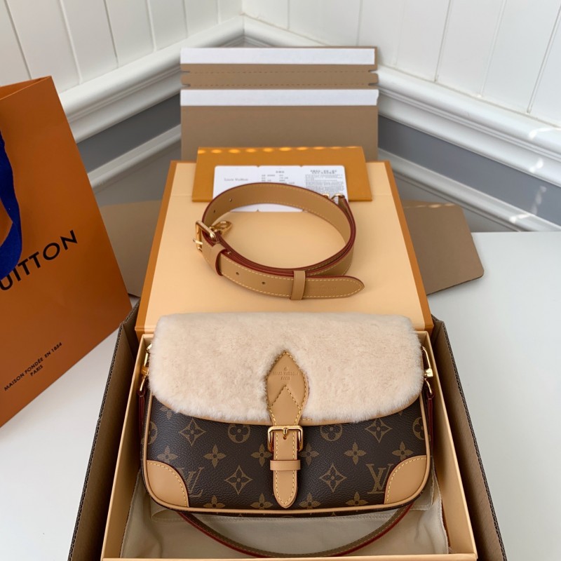 L0*is V*t0n DIANE baguette M46317 size:9*15*24cm