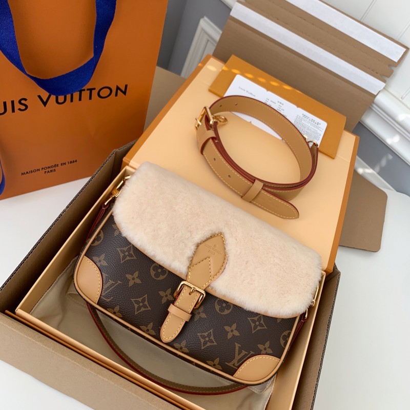 L0*is V*t0n DIANE baguette M46317 size:9*15*24cm