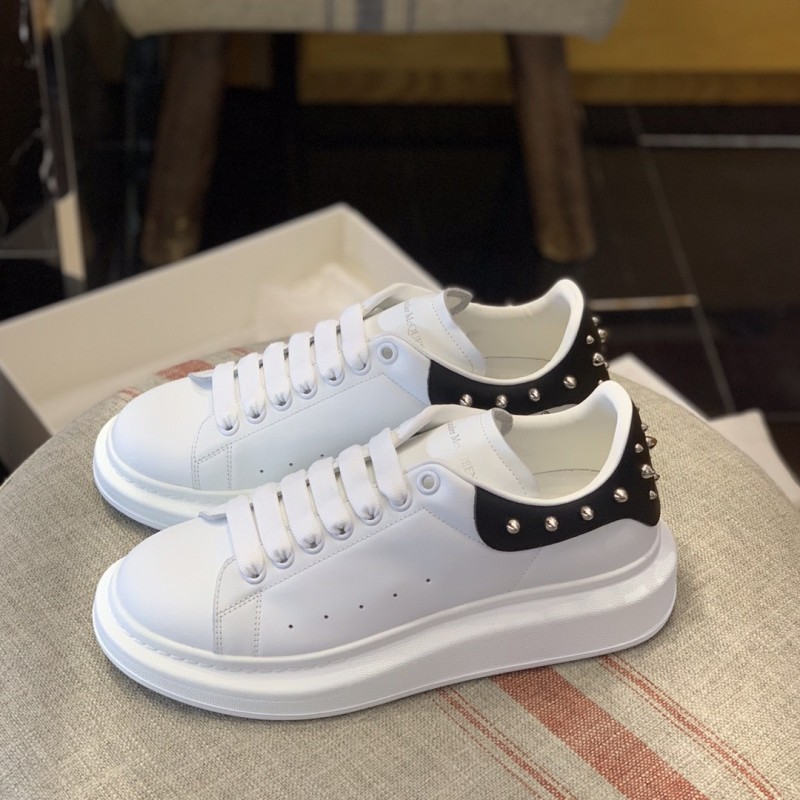 Ale*d*r M*Q*en MQ White Point tail Sneakers