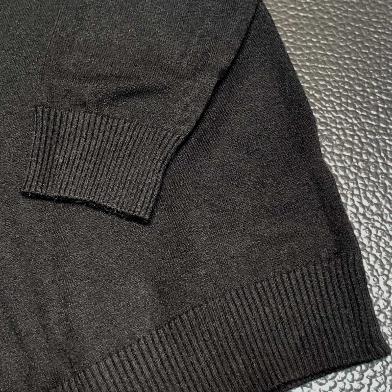 Pra*a casual sweater