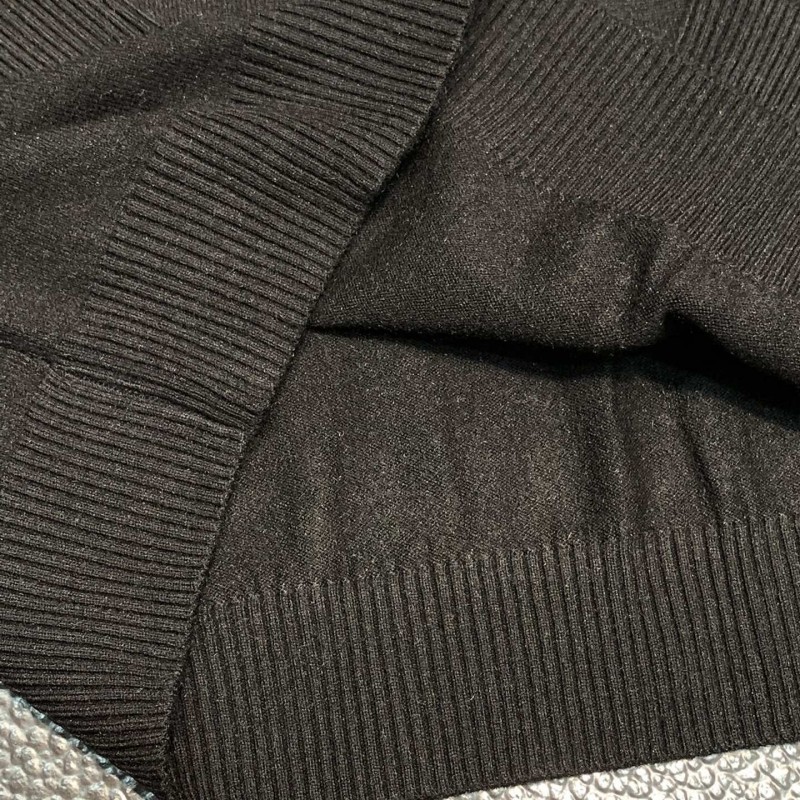 Pra*a casual sweater