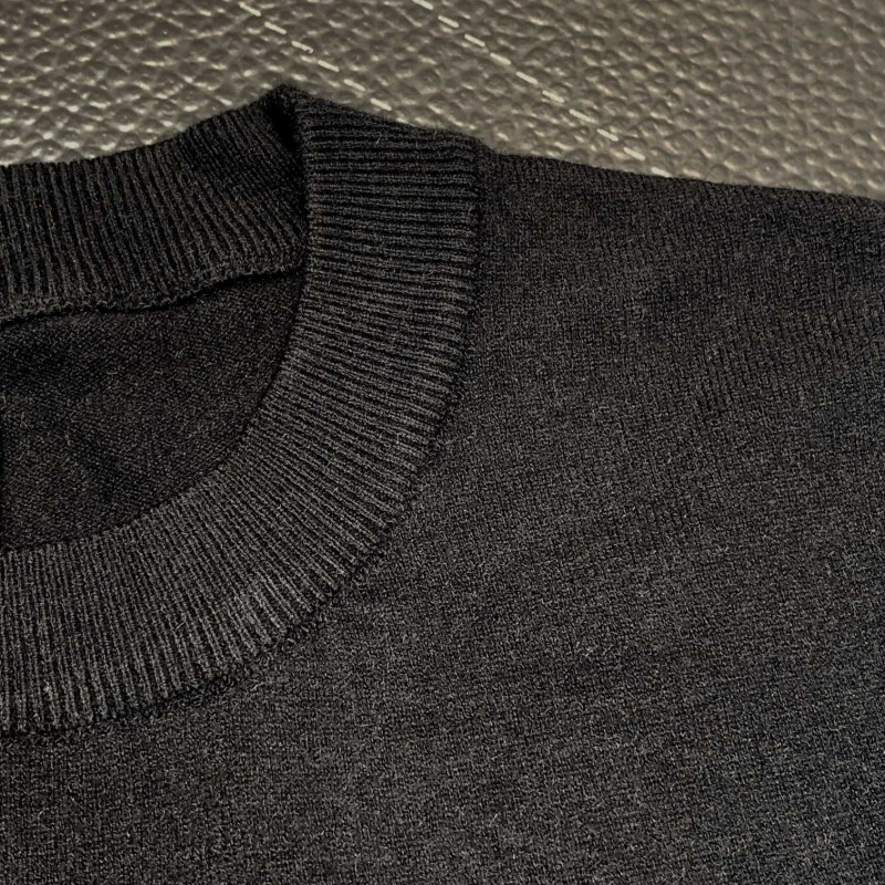 Pra*a casual sweater