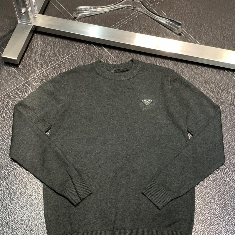 Pra*a casual sweater