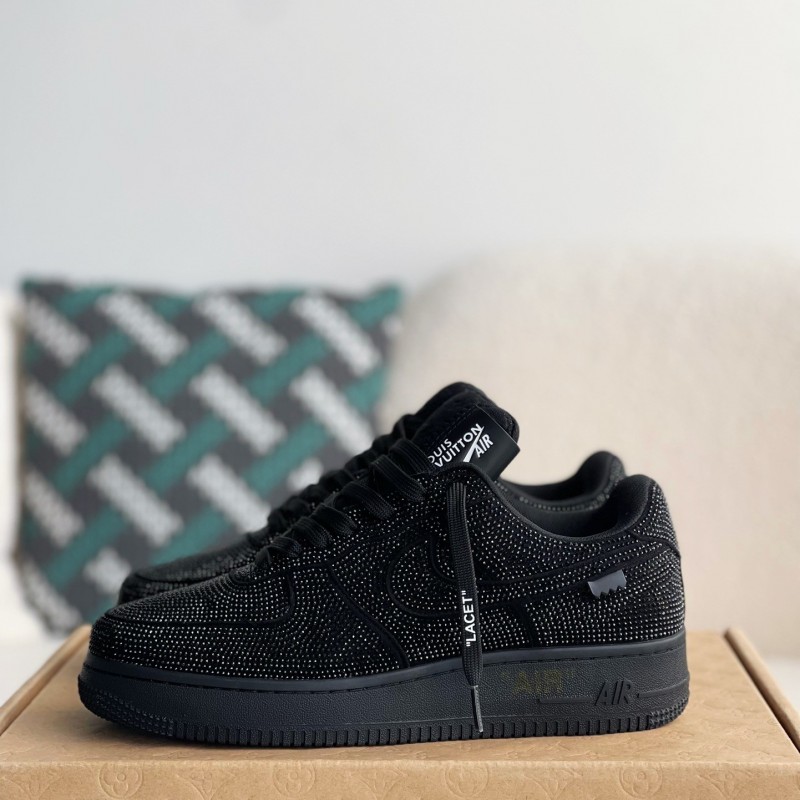 L0*is V*t0n × NIKE AIR FORCE 1 SNEAKER