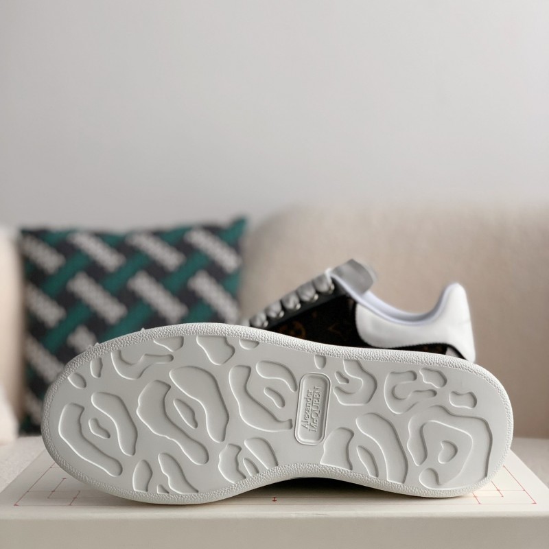 Ale*d*r M*Q*en x Lv versatile Sneakers