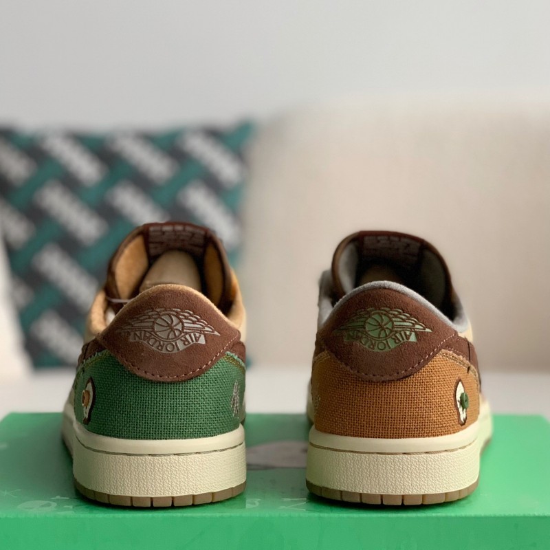 Nike Dunk Low Sneakers