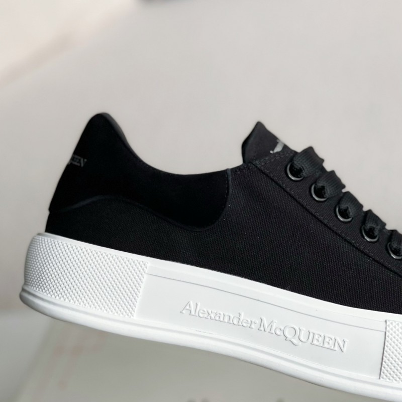 Ale*d*r M*Q*en versatile Sneakers