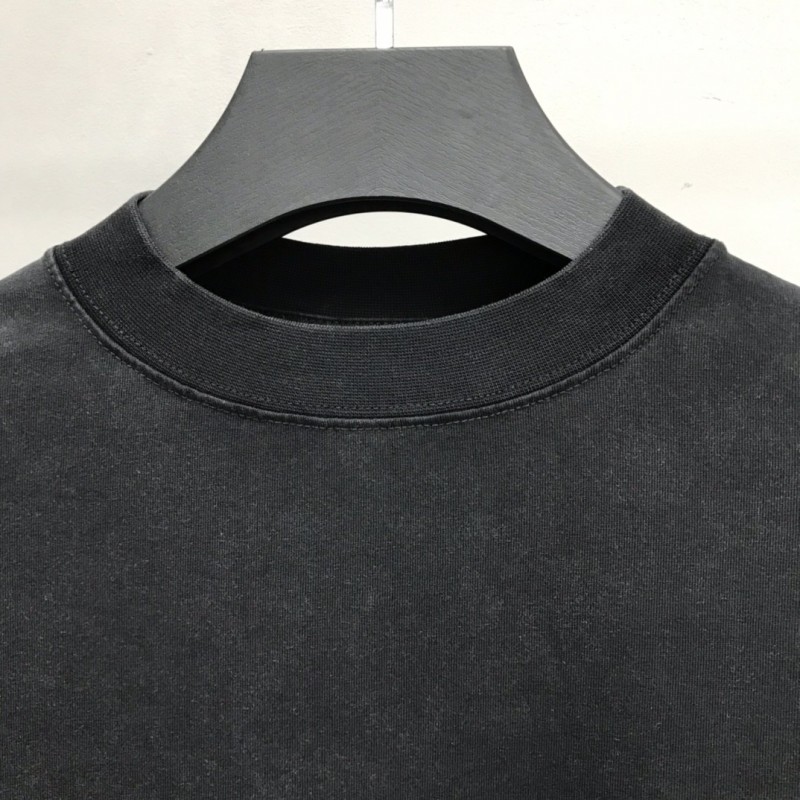 Ba*len*cia*ga graffiti T-shirt