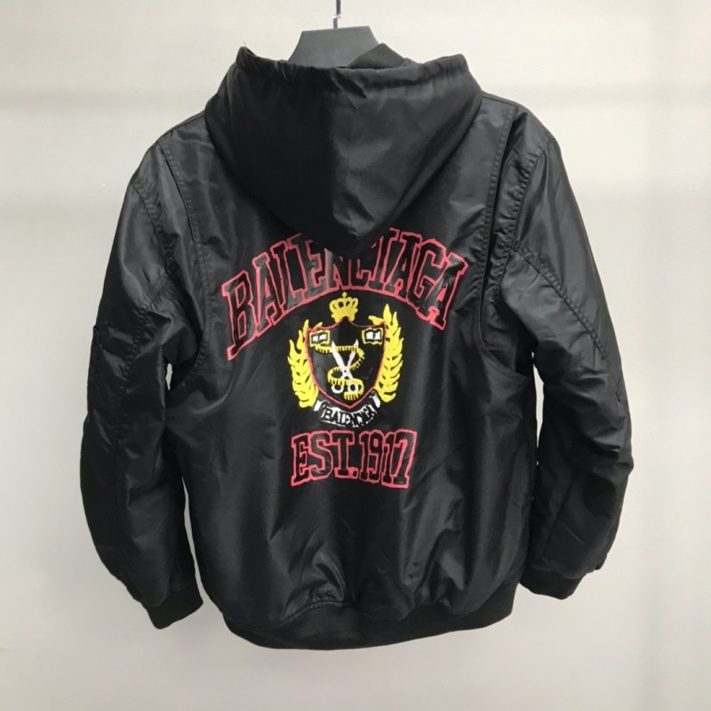 Ba*len*cia*ga foamed wheat logo jacket