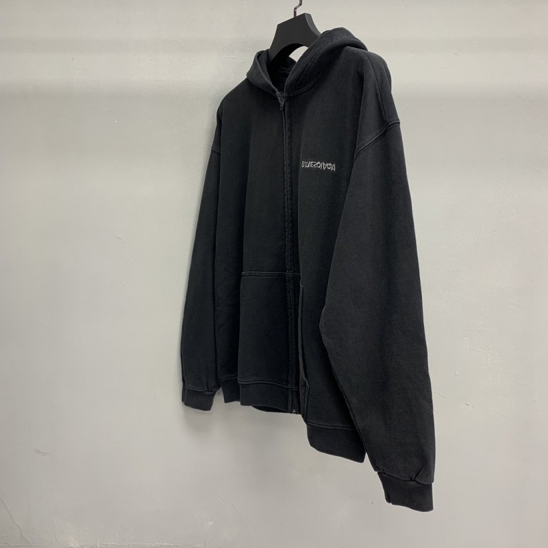 Ba*len*cia*ga embroidered sweatshirt