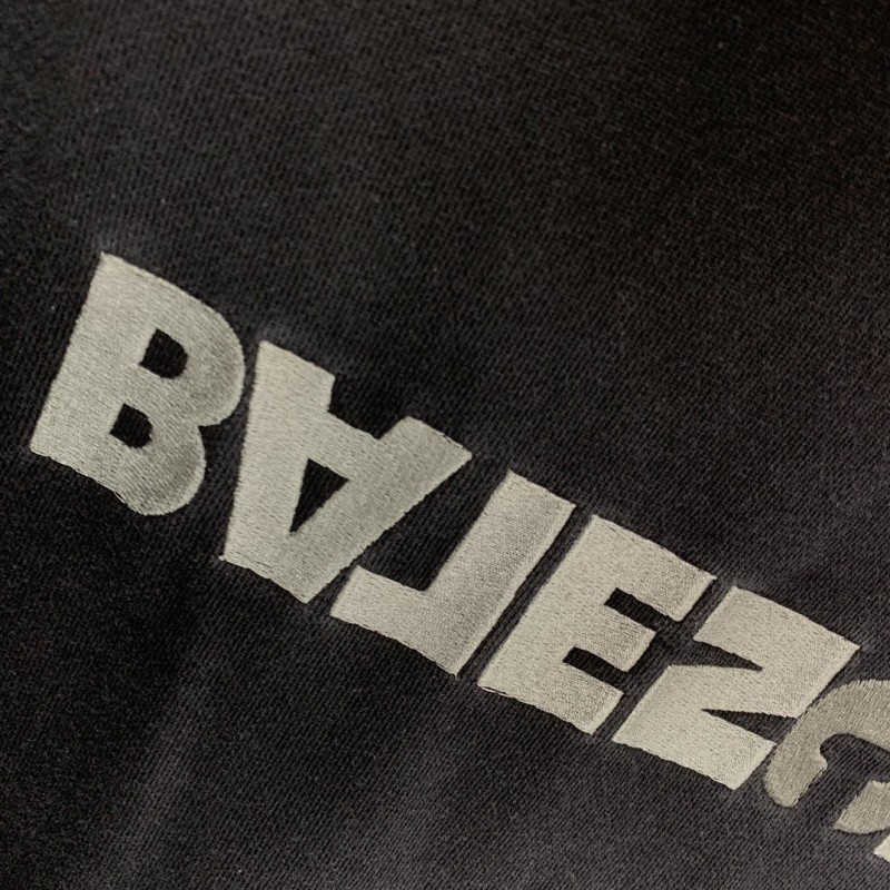Ba*len*cia*ga embroidered sweatshirt